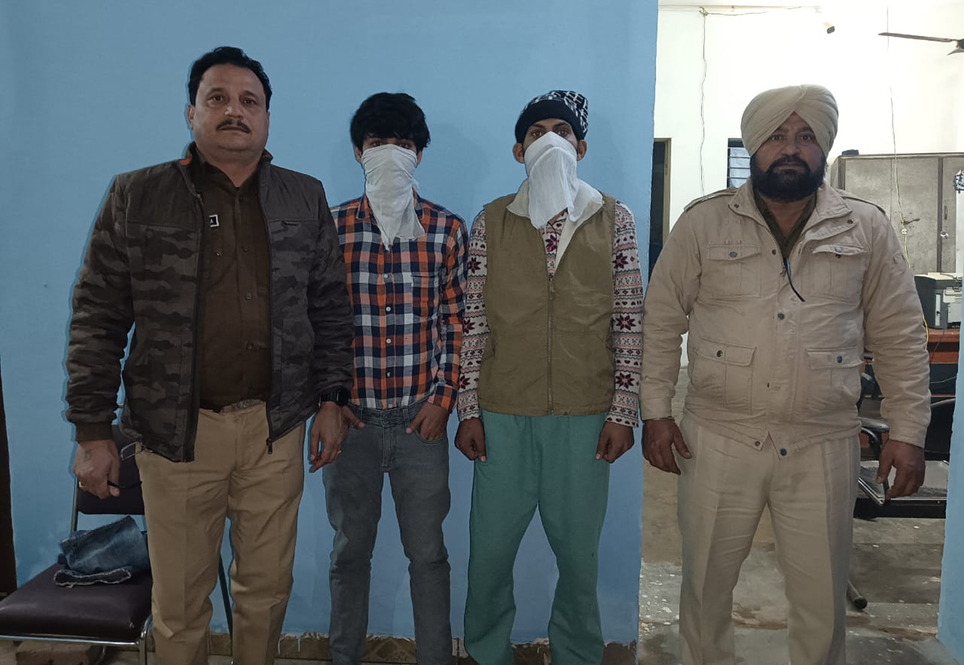 A case has been registered against 4 persons who robbed a motorcycle rider by beating him, two persons arrested